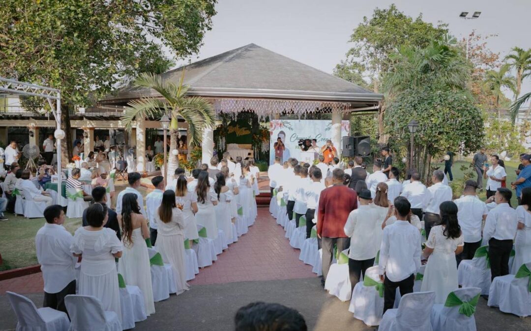 Free garden wedding and reception with bouquet of sibuyas and gulay ngayong buwan ng mga puso