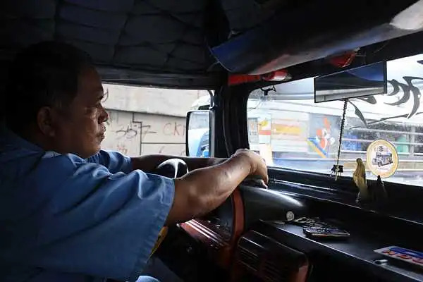 Ilang jeepney drivers, balik-pasada na simula nitong Martes